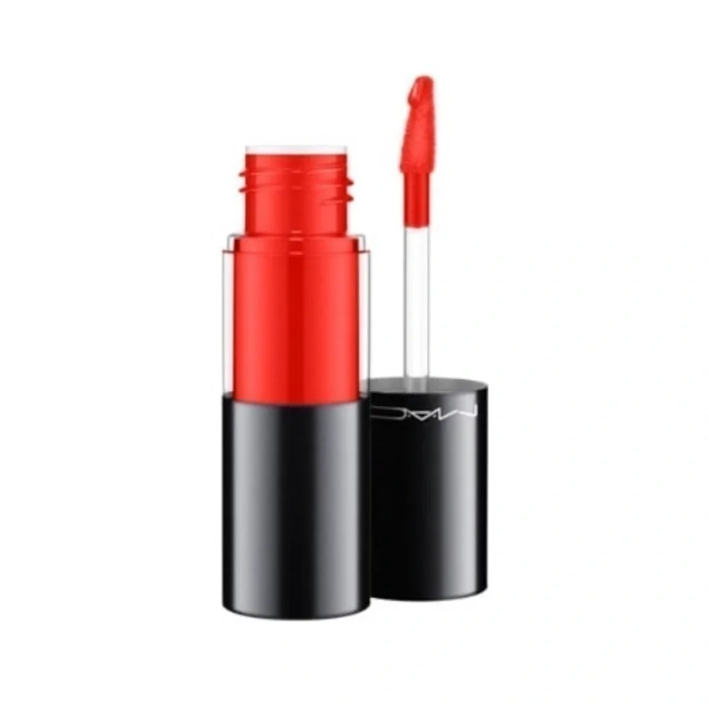 MAC *To The Extreme*. Versicolour Varnish Cream Lip Stain